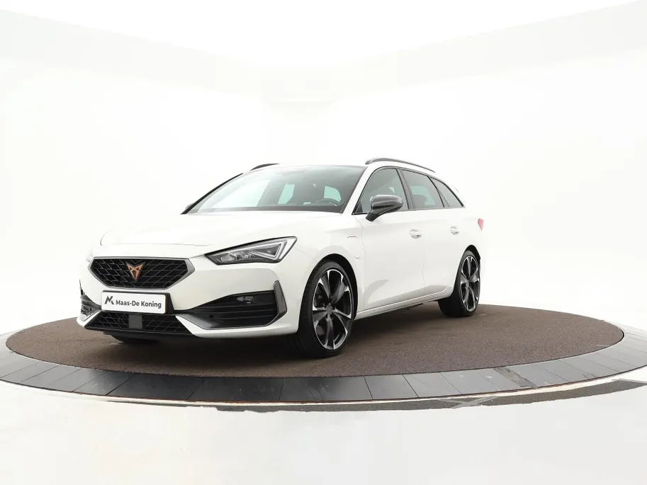 CUPRA Leon Sportstourer 1.4 e-Hybrid 245pk DSG VZ Business · SOH 95% · Stuur- & Stoelverwarming · Keyless · Sfeerverlichting · Cruise Control · 19'Velgen ·