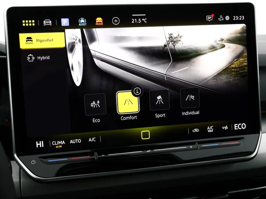 Volkswagen Golf Life Edition 1.5 eHybrid 204 PK 6 versn. DSG · Achteruitrijcamera · Draadloze telefoonlader · Comfort pakket ·
