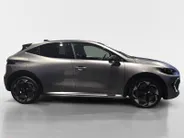 Renault Clio 1.8 Hybrid 160 techno | Direct leverbaar met 1.300,- voorraad korting | LMV 18 inch velgen | Apple carplay & Android Auto | Pack Premiere |