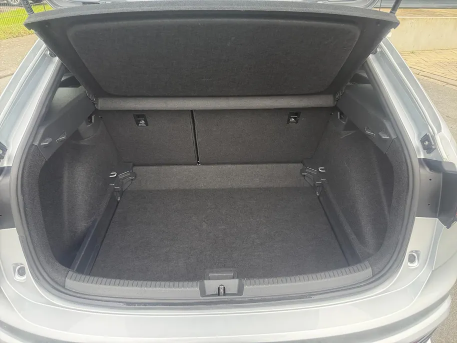 Volkswagen Taigo 1.0 TSI R-Line | Automaat | Camera | Climate Control | Apple Carplay/Android Auto | Keyless | Sportstoelen | R-Pakket