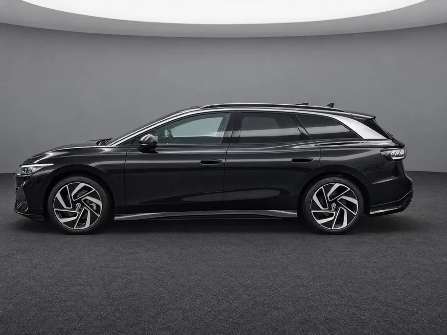 Volkswagen ID.7 Tourer Pro Business 77 kWh / 286pk Stuur- & Stoelverwarming · 360 Camera · Trekhaak · IQ.LIGHT ·  Head-Up Display