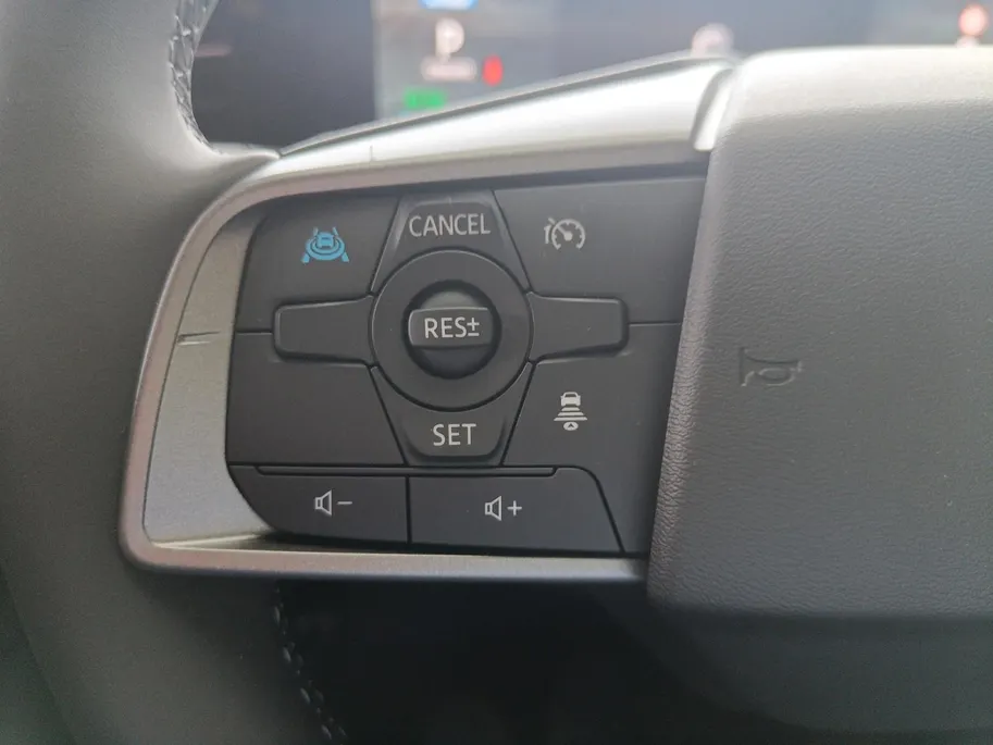 Nissan Leaf Evolve 52 kWh | WLTP 445km | Apple carplay & Android auto | 19inch LM Wielen | Climate contole | Glazen dak | V2L | Electrisch verstelbare stoelen| Bose audio | Head-up display |