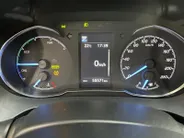 Toyota Yaris 1.5 Hybrid Dynamic | Apple Carplay / Android Auto | Parkeersensoren Voor | Parkeercamera Achter | Lichtsensor + Regensensor | Cruise Control | Rijstrooksensor | 15'Lichtmetalen Velgen