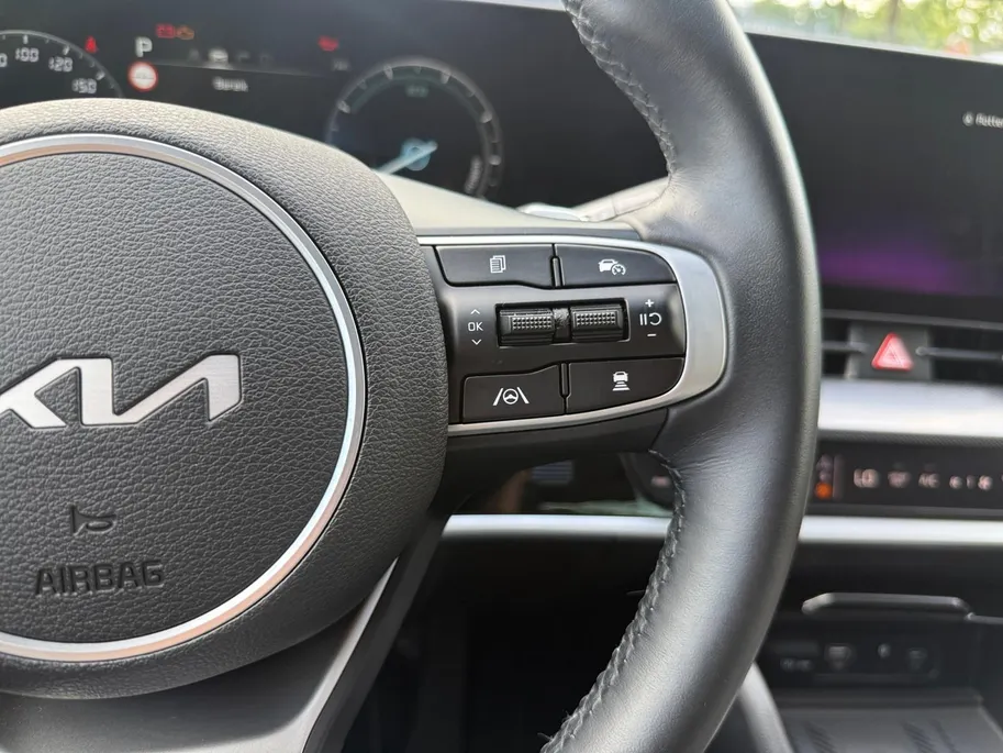 Kia Sportage 1.6 T-GDi PHEV DynamicPlusLine | Airco | Navi | 360 Camera | LM Velgen | Panoramadak | Stoelverwarming | Stuurverwarming |