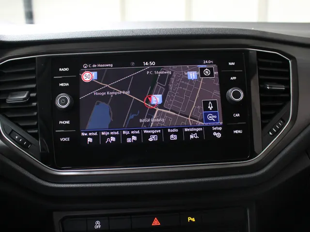 Volkswagen T-Roc 1.5 TSI Style Navigatie | Inklapbare spiegels | Climate Control | Privacy Glass