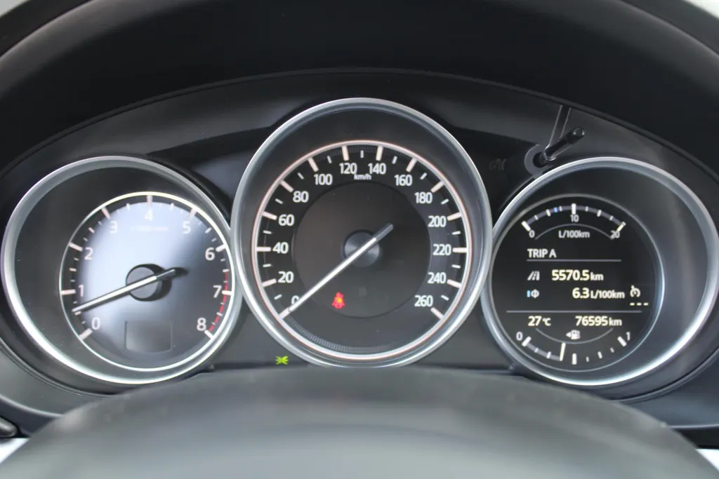 Mazda CX-5 2.0 SkyActiv-G 165 Comfort | Trekhaak | Stoel-/stuurverwarming | Dodehoek detectie | Carplay | Clima | 19' LM | Parkeersensor v+a | LED |