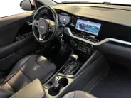 Kia Niro 1.6 GDi Hybrid DynamicLine | Apple Carplay / Android Auto | Navigatiesysteem | Licht + Regensensor | Parkeersensoren + Camera Achter | Climate Control | Cruise Control Adaptief | Rijstrooksensor + Correctie