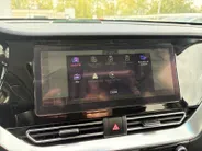 Kia e-Niro DynamicPlusLine 64 kWh | *1E EIGENAAR | FABRIEKSGARANTIE | SCHUIF- KANTELDAK | APPLE CARPLAY/ ANDROID AUTO | NAVI | CAMERA | STUUR/ STOELVERWARMING | STOF/ LEDER | ETC…