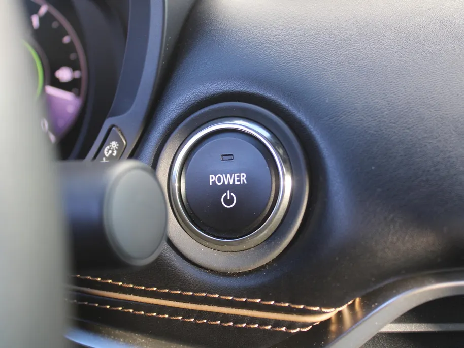 Mazda CX-80 2.5 e-SkyActiv PHEV Homura Plus | Trekhaak | Stuur-/stoelverwarming + ventilatie | 360 Camera | Schuifdak | Elek. stoelverst. | 20' LM | Leer | 7-zits |