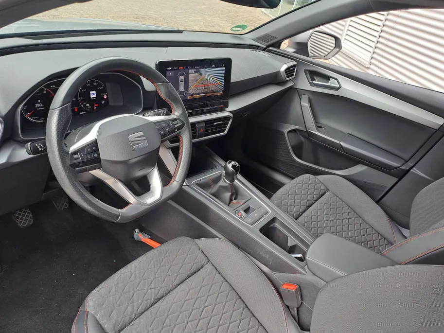 SEAT Leon Sportstourer 1.5 TSI FR Business Intense | Navigatiesysteem full map | Apple Carplay/Android Auto | Elektrisch bedienbare achterklep | Achteruitrijcamera | Stoel en Stuur Verwarming | Cruise control adaptief