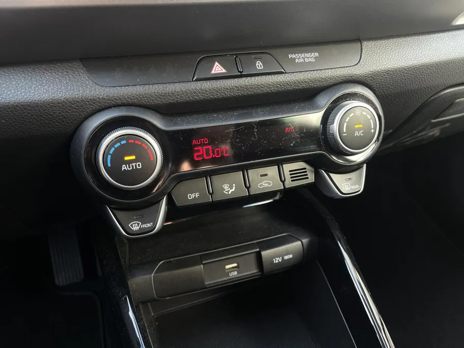 Kia Stonic 1.0 T-GDi MHEV DynamicLine | Virtual | Camera | LED | Climate Control | Cruise Control | Lane Assist | Ex-Demo |