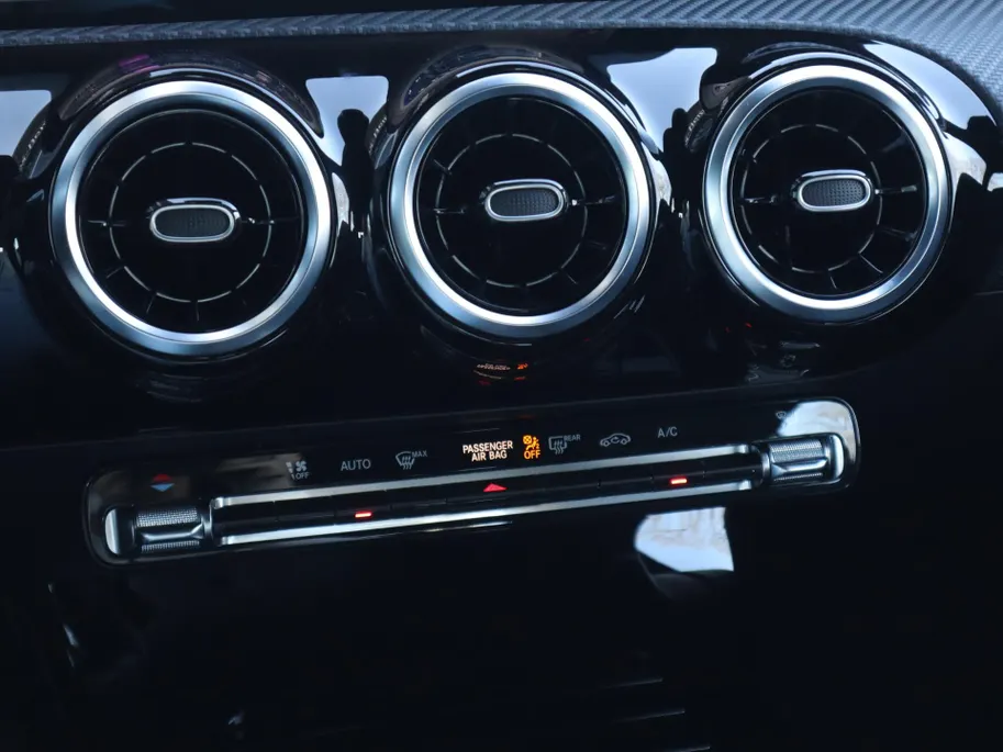 Mercedes-Benz CLA Shooting Brake 180 Star Edition l Keyless l Achteruitrij camera l Stoelverwarming