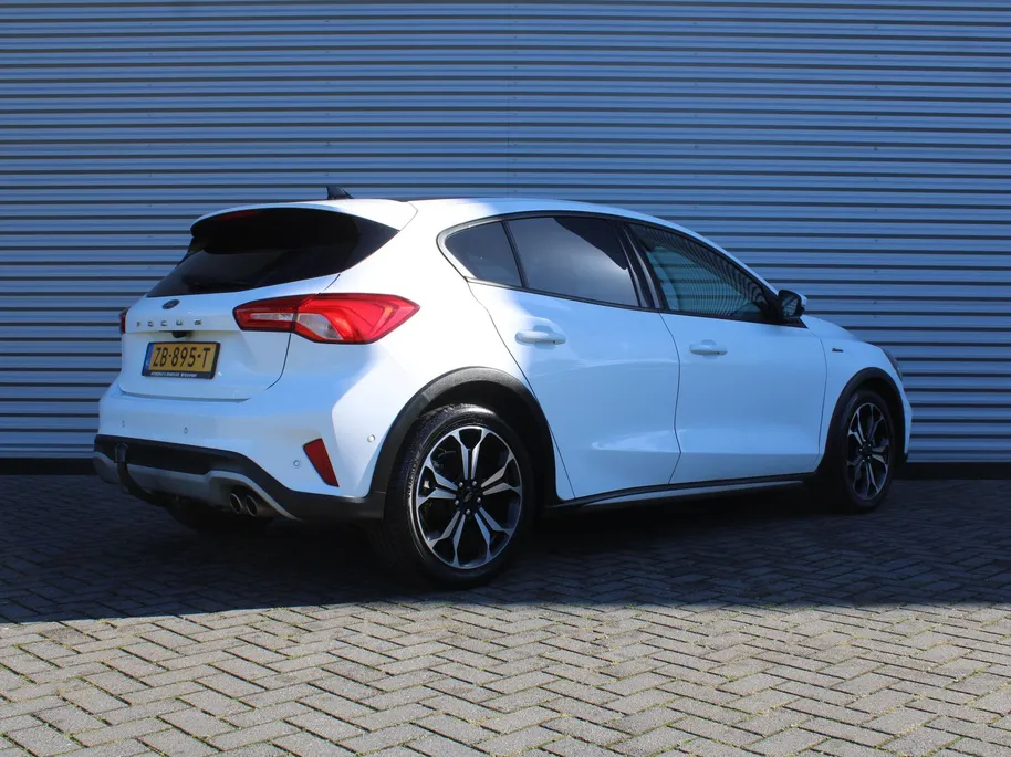 Ford Focus 1.0 EcoBoost Active Business | Trekhaak | Panoramadak | Stuur-/stoel-/voorruitverwarming | Camera | Navi | 18' LM | LED | Cruise adapt. | B&O audio | Zeer nette auto!! |