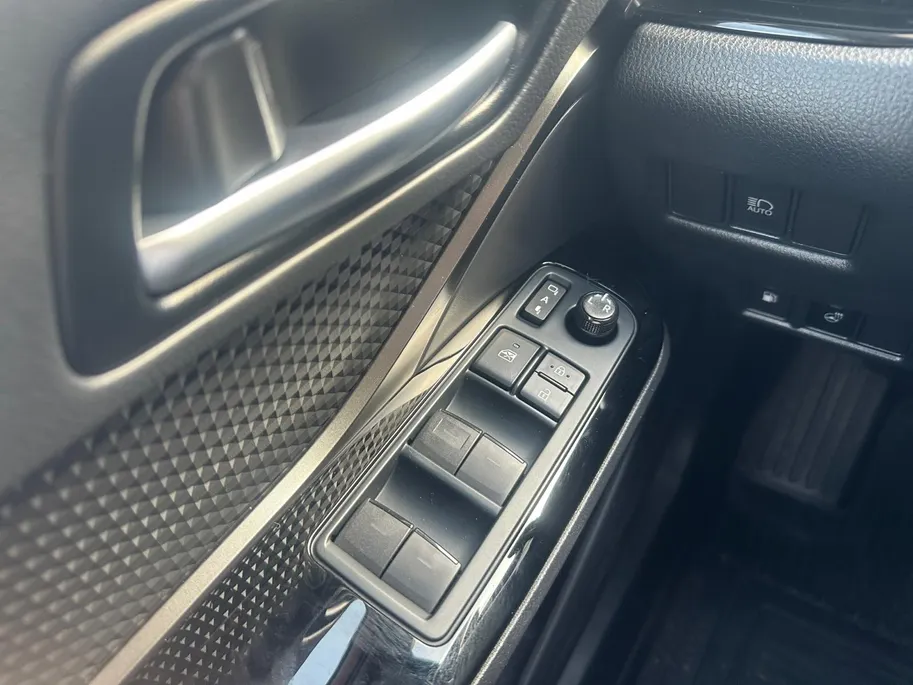 Toyota C-HR 1.8 Hybrid Dynamic | Climate | Adap cruise | LM Velgen 18'| Apple CP / Android auto |