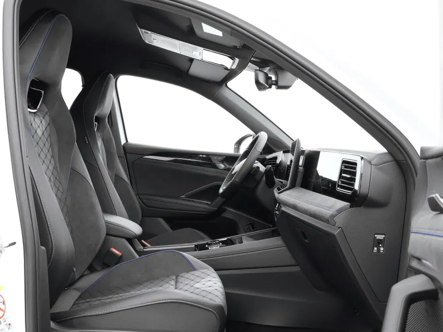 Volkswagen Tiguan R-Line 1.5 eHybrid 204 PK 6 versn. DSG · Voorstoelen verwarmbaar · Sfeerverlichting · All-season banden