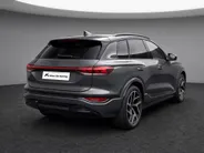 Audi Q6 e-tron S edition performance 100 kWh 306 PK · Tech pro · Glazen panoramadak · Trekhaak elek. wegklapbaar · Optiekpakket zwart