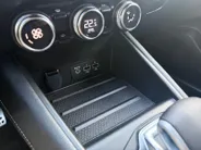 Renault Captur 1.6 E-Tech full hybrid 145 E-Tech engineered | Automaat | Parkeersensoren | Camera | Apple Carplay & Android Auto | Cruise & Climate Control | Navigatie | 12 Maanden BOVAG Garantie