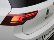 Volkswagen Golf 1.5eTSI/150PK R-Line Black Style DSG · Navigatie · Camera + Parkeersensoren · Apple/Android Car Play · Garantie t/m 18-11-2026  · EXTRA INRUILKORTING ·