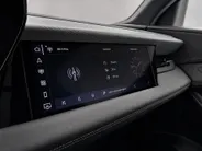 Audi Q6 e-tron edition 83 kWh 252pk · SOH 96,3% · Panoramadak · 360 Camera · Inklap. Trekhaak ·  Luchtvering · Stuur- & Stoelverwarming · Apple/Android Car Play · Garantie t/m 13-07-2030 of 100.000km
