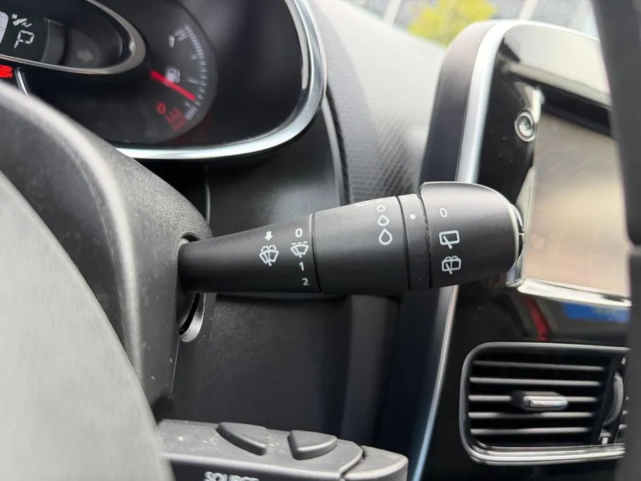 Renault Clio Estate 1.2 TCe Limited | Automaat | Navigatie | Bluetooth | Airco | Parkeersensoren | Cruise Control | 12 Maanden BOVAG Garantie