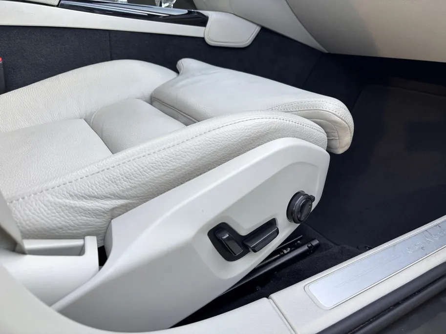 Volvo V60 2.0 T6 Recharge AWD R-Design | 1e Eigenaar | Achteruitrijcamera | Dodehoek detectie | Elektr. Stoelen met geheugen | Stoelverwarming | 12 maanden garantie! |