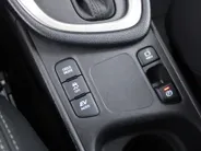 Mazda 2 Hybrid 1.5 Agile Comfort pakket | Airco | Cruise | Apple Carplay | Android Auto | Camera | 15' LM |