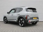 Kia EV2 Plus 42.2 kWh | Dodehoek detectie | Clima | 18'' LM Velgen | Stuur-/stoelverwarming | All seasons | Camera | Keyless | Telefoonlader | Navi |