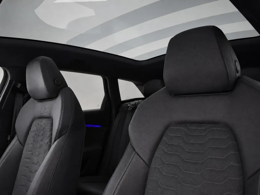 Audi A6 e-tron S edition 83 kWh 286 PK · Tech Pro · 21' LM Velgen · Bang & Olufsen Sound · Panorama-glasdak · Privacy glas · Head up display · Luchtvering · Servosluiting
