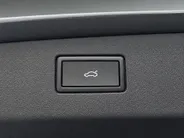 Volkswagen Tiguan 1.5 eHybrid 272pk DSG R-Line Edition · Panoramadak · Inklap. Trekhaak · 360 Camera · Leder Varenna · Elek. Stoelen + Massage · Head-Up Display · Harman Kardon · Garantie t/m 19-05-2030 of 100.000km