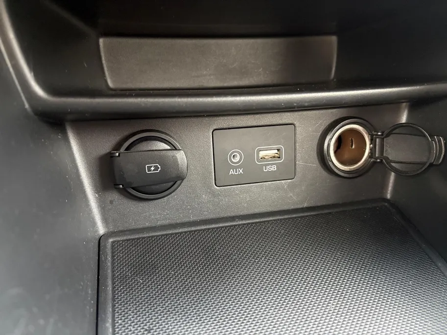 Hyundai Kona 1.0T Premium |voorstoelen/Stuurwiel verwarmd|Allweatherbanden| Apple Carplay/Android Auto| 12maanden Bovag garantie|