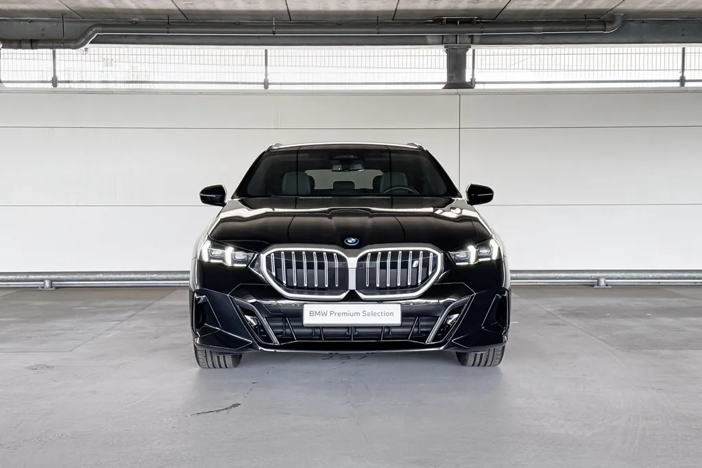 BMW i5 Touring xDrive40 84 kWh