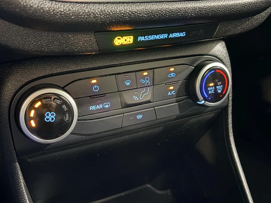 Ford Fiesta 85PK Trend | 1e eigenaar | Navi | Cruise Control | Airco | DAB | Apple CarPlay/Android Auto | Parkeersensoren | Elektrische Ramen & Spiegels | Licht Sensor |