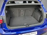 Volkswagen Golf 1.5eTSI/150PK DSG R-Line Blackstyle · Panoramadak · Trekhaak · Apple/Android Car Play · Camera · Garantie t/m 23-11-2030 of 100.000km