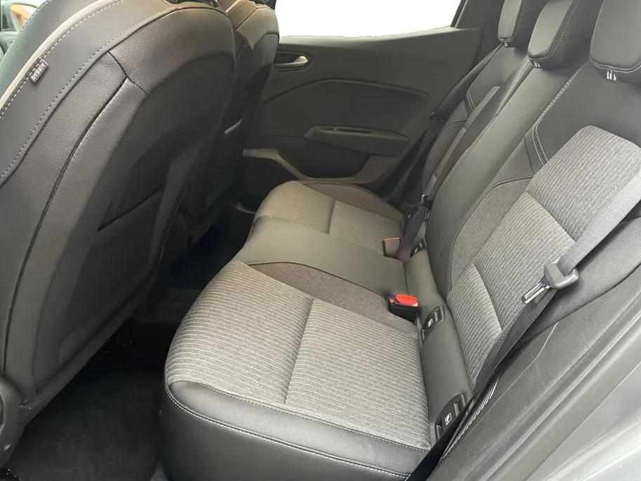 Mitsubishi Colt 1.6 HEV Instyle | Navigatie| Climate Control| Camera| Lichtmetalen velgen| Stoel verwarming| BOSE audio systeem| Parkeer sensoren voor en achter| Stuur verwarming