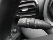 Mazda 2 Hybrid 1.5 Agile | Comfort pakket | 15' LM | Stuur/-stoelverwarming | Carplay | Cruise adapt. |