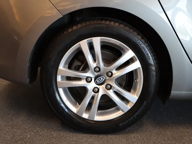 Kia Carens 2.0 GDi BusinessLine Automaat Trekhaak