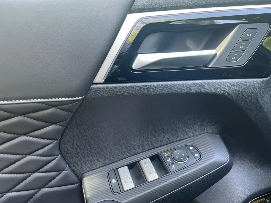 Mitsubishi Outlander 2.4 PHEV Black Edition 2.4 PHEV Black Edition | 6000 EURO KORTING | ALLE OPTIES | DIRECT LEVERBAAR |