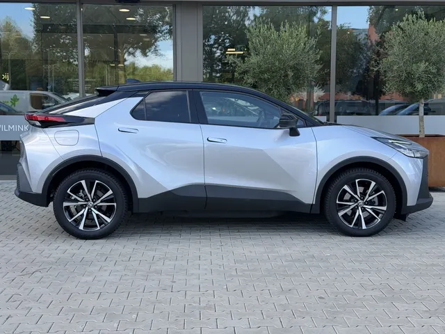 Toyota C-HR 2.0 PHEV 220 Dynamic Bi-Tone | All Seasons |