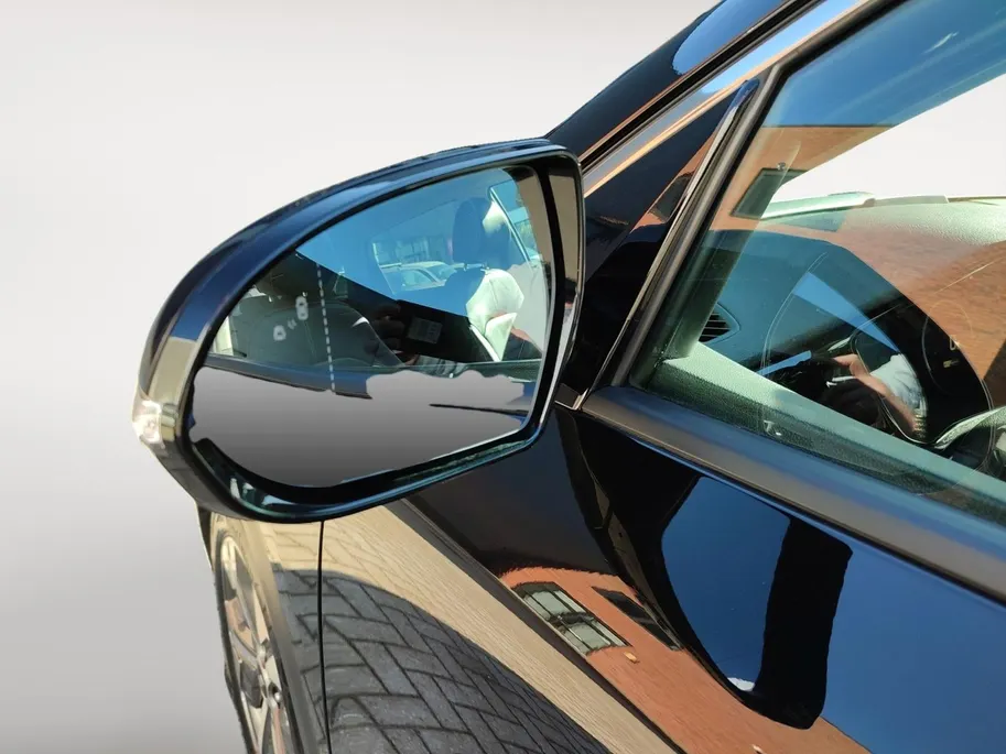 Kia e-Niro DynamicPlusLine 64 kWh | Warmtepomp! | Apple Carplay / Android Auto | Navigatiesyteem | Elektrisch Verstelbare Voorstoelen | Bestuurdersstoel + Geheugen | Stoelverwarming + Stoelkoeling | Stuurverwarming | Elektrisch Schuif / Kanteldak | Licht + Regensens