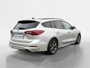 Ford Focus Wagon 1.0 EcoBoost Hybrid ST Line X | 155 pk | Automaat | Adapt. cruise control | BLIS | Pano dak | Parkeersensoren voor en achter | Achteruitrijcamera | 17' lichtmetalen velgen | Privacy glas | Fabrieksgarantie |