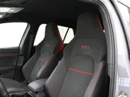 Volkswagen Golf 2.0 TSI 300pk DSG GTI Clubsport · Akrapovic · Camera · Apple/Android Car Play · Stoel-& Stuurverwarming · Dodehoek Detectie · 19'' Inch ·