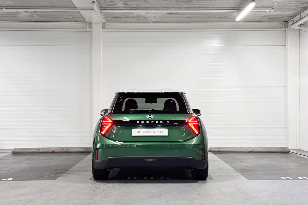 MINI Cooper 3-deurs Electric Cooper SE Favoured