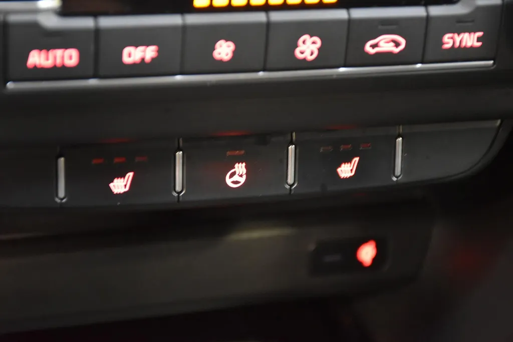 Kia Ceed 1.0 T-GDi 100pk Design Edition