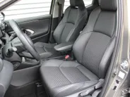 Mazda 2 Hybrid 1.5 Agile | Comfort pakket | Trekhaak | CarPlay | Camera | Stuur-/stoelverwarming | Cruise adapt. | 15' LM |