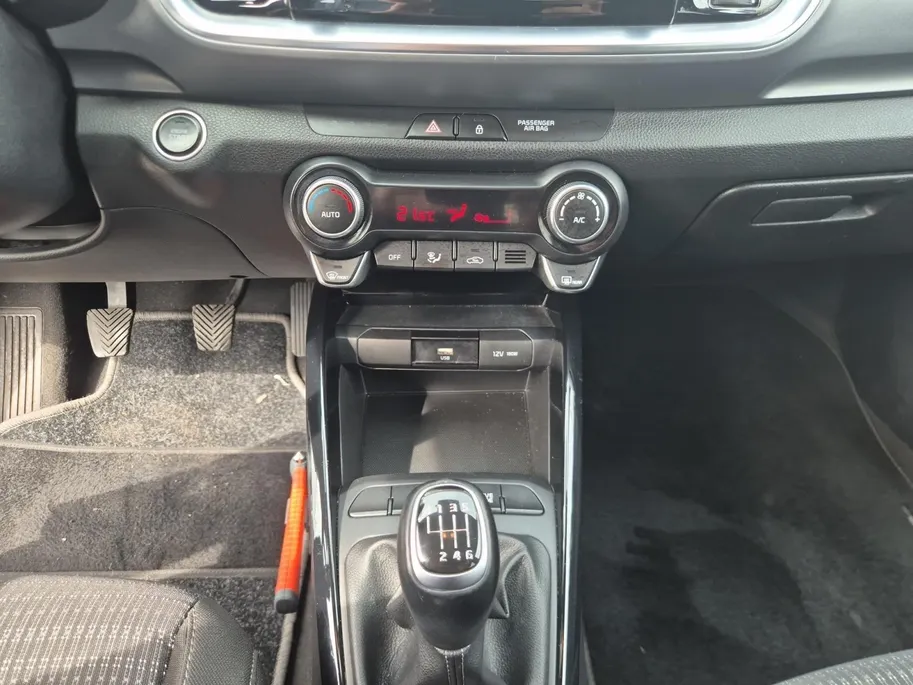 Kia Stonic 1.0 T-GDi MHEV DynamicPlusLine | Airco | Navi | Camera | LM Velgen | Privacy Glass |