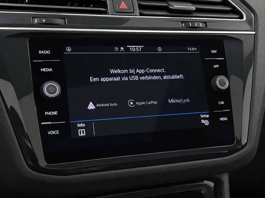 Volkswagen Tiguan 1.4 TSI 245pk DSG eHybrid Elegance · Panoramadak · Camera · Park Assist · Apple/Android Car Play · Navigatie · 18'' Inch ·