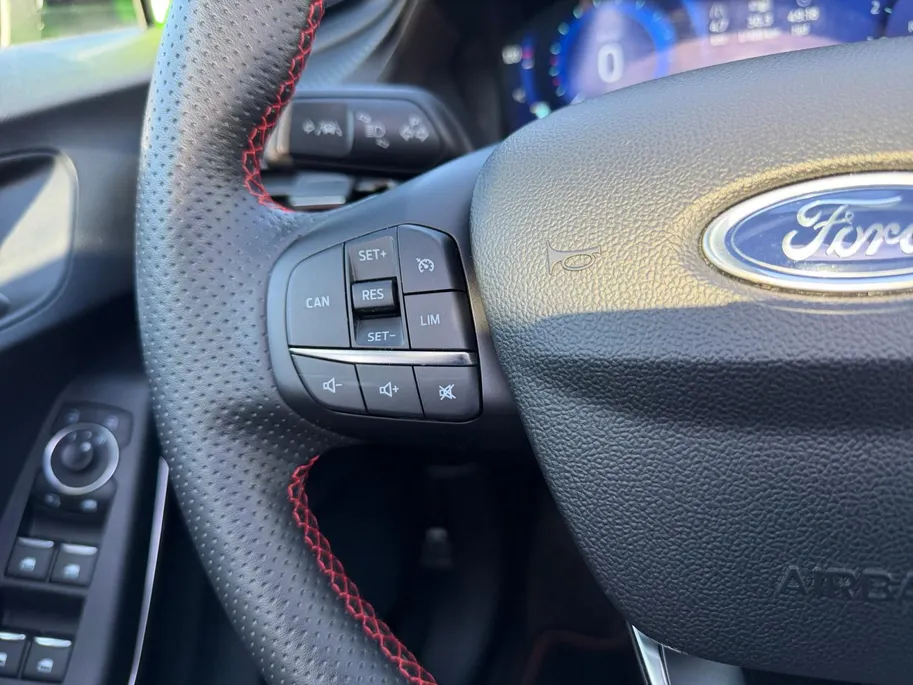 Ford Puma 1.5 EcoBoost ST-X | Dealer onderhouden | 200 pk | Pano dak | Launch control | Parkeersensoren voor en achter | Achteruitrijcamera | Winter pack | BLIS | 19' lichtmetalen velgen | Apple carplay & Android auto | Cruise control | Privacy glas | Bovag garanti
