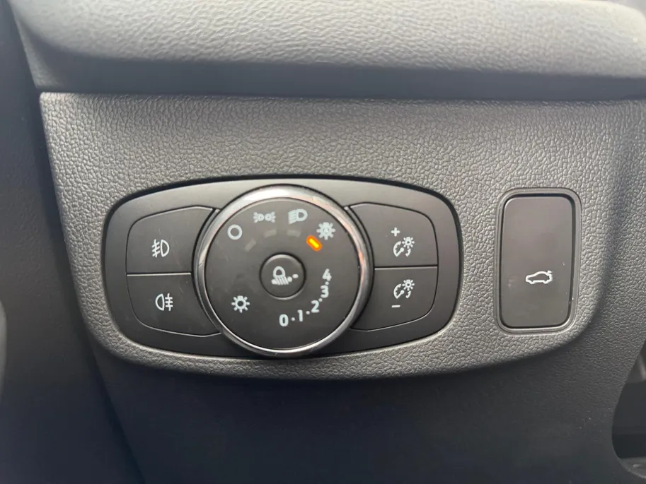 Ford Focus Wagon 1.0 EcoBoost Hybrid ST Line X | NL auto | Dealer onderhouden | 155 pk |  Automaat | BLIS| Adapt. cruise control | Winter pack | Parkeersensoren voor en achter | Achteruitrijcamera | Elektr. achterklep | B&O audio | 18' lichtmetalen velgen | Bovag ga