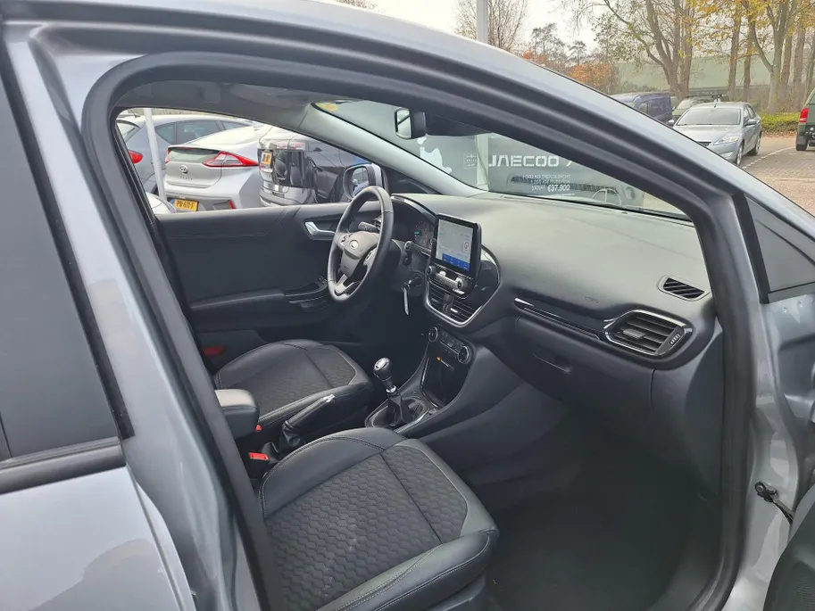 Ford Puma 1.0 EcoBoost 125 pk Titanium Navigatie - Apple Carplay/ Android Auto - Winter Pack - Half Lederen bekleding