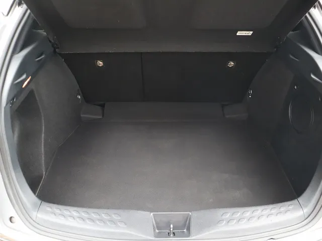 Toyota C-HR 1.8 Hybrid Style Ultimate Blindspot | Stoel en stuurverwarming | All seasons